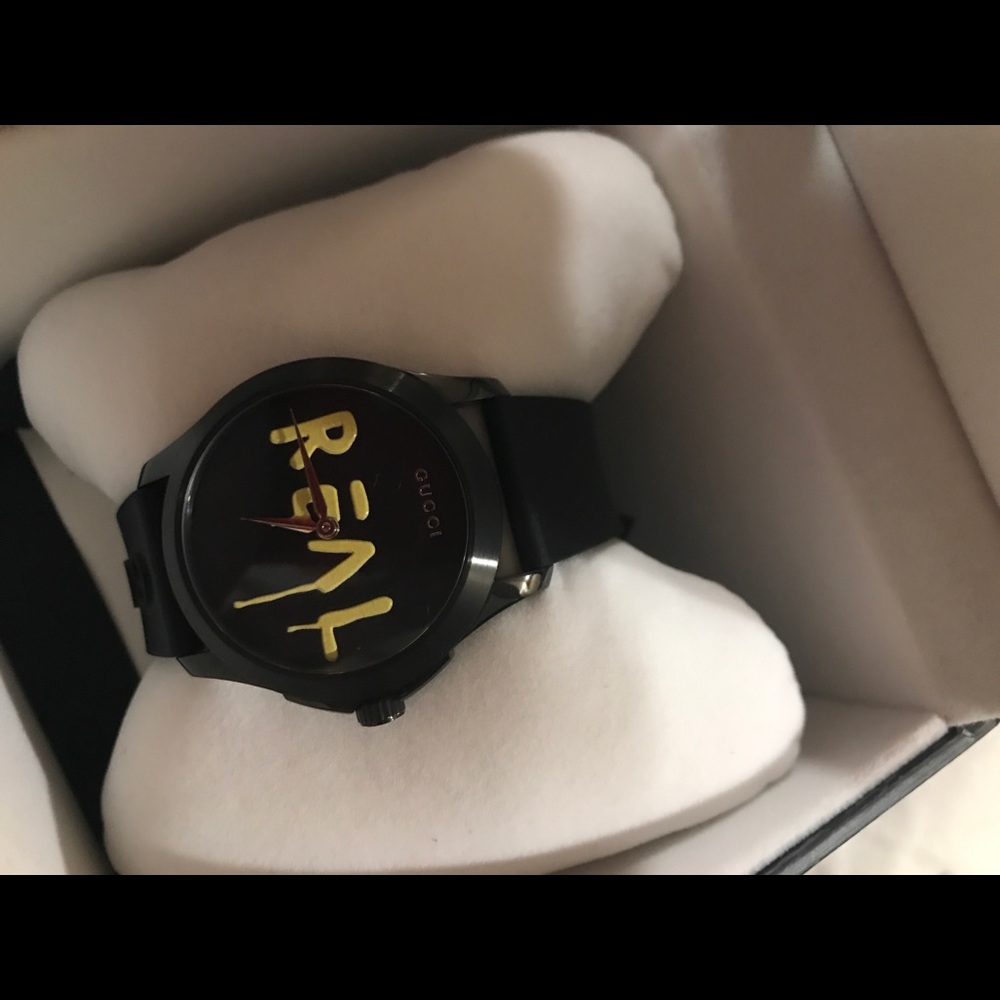 Gucci watch unisex
